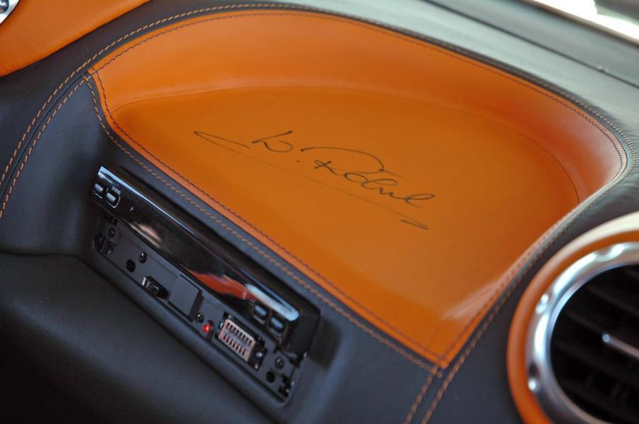 Детали интерьера Gumpert Apollo 2010 года  (фото 9 из 53)